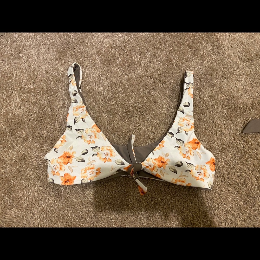 Reversible tie front bikini top